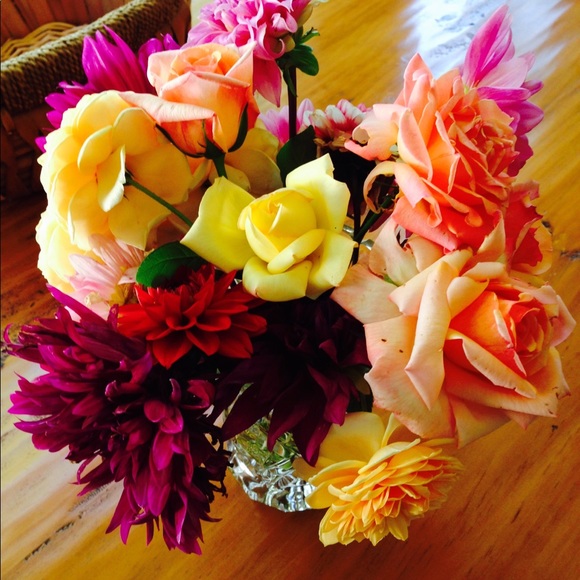 Meet your Posher Julie! - Picture 1 of 2